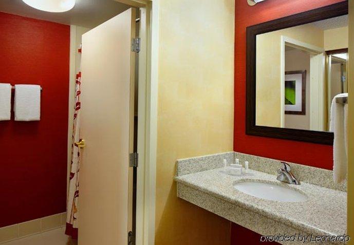 Hotel Courtyard By Marriott Cleveland Willoughby Pokoj fotografie