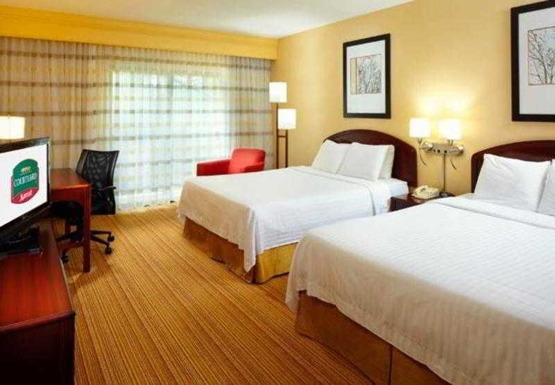 Hotel Courtyard By Marriott Cleveland Willoughby Pokoj fotografie